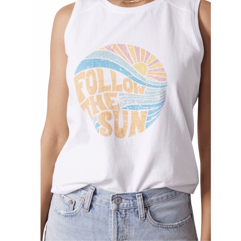 EVEREVE Women’s Follow the Sun Graphic Muscle Tank White Size Large